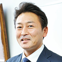 菊地 通晴氏